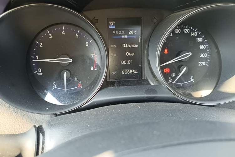 Used Toyota C-HR 2018 2.0L Leading with Sunroof China V Standard Odometer Close Up
