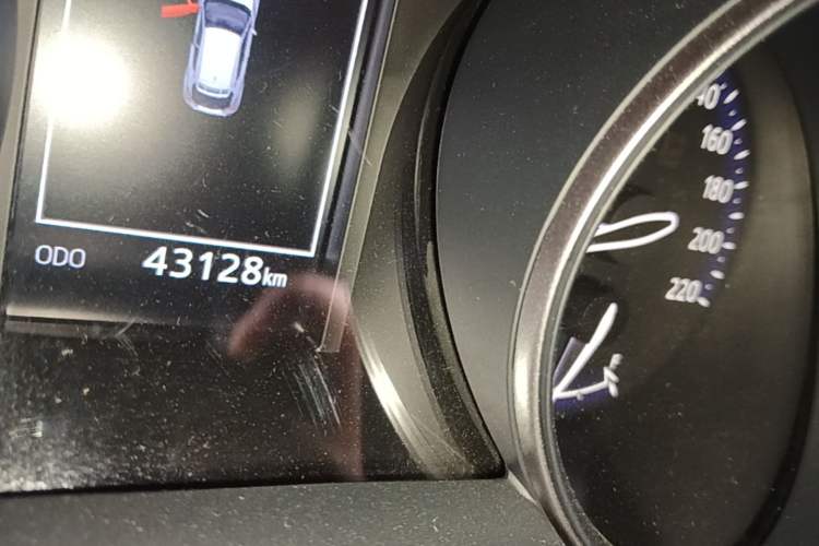 Used Toyota C-HR 2018 2.0L Leading Edition China VI Odometer Close Up