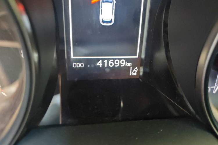 Used Toyota C-HR 2018 2.0L Leading with Sunroof China VI Standard Odometer Close Up