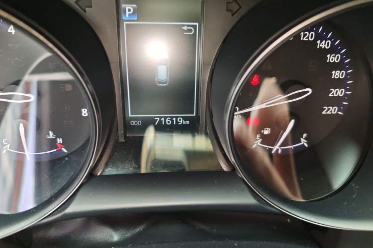 Used Toyota C-HR 2018 2.0L Leading Edition China VI Odometer Close Up