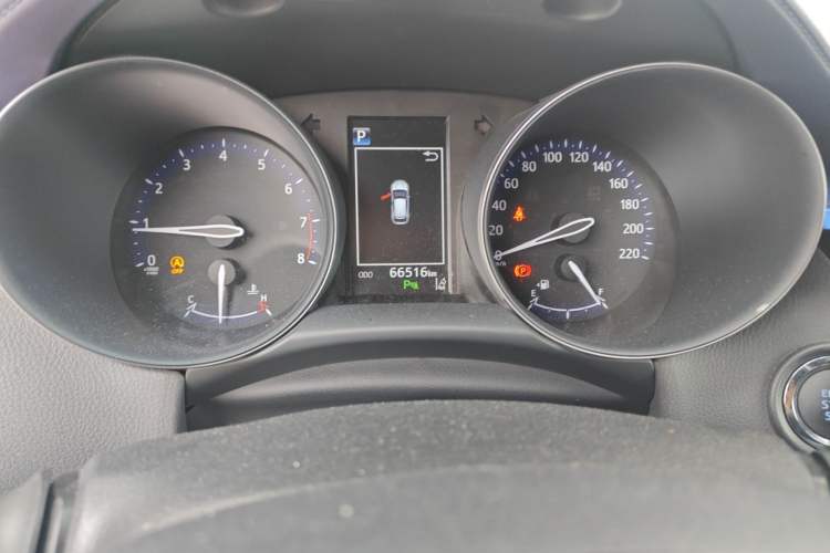 Used Toyota C-HR 2018 2.0L Luxury Edition China V Standard Odometer Close Up