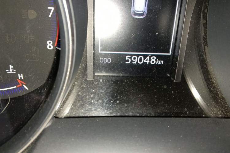 Used Toyota C-HR 2018 2.0L Leading with Sunroof China VI Standard Odometer Close Up