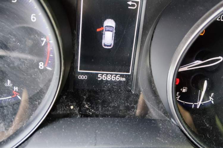 Used Toyota C-HR 2018 2.0L Leading Edition China V-standard Odometer Close Up