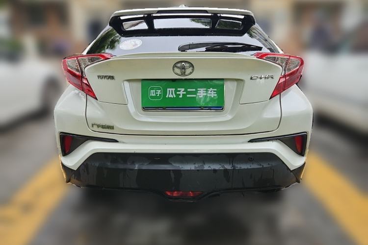 Used Toyota C-HR 2018 2.0L Leading with Sunroof China VI Standard Rear