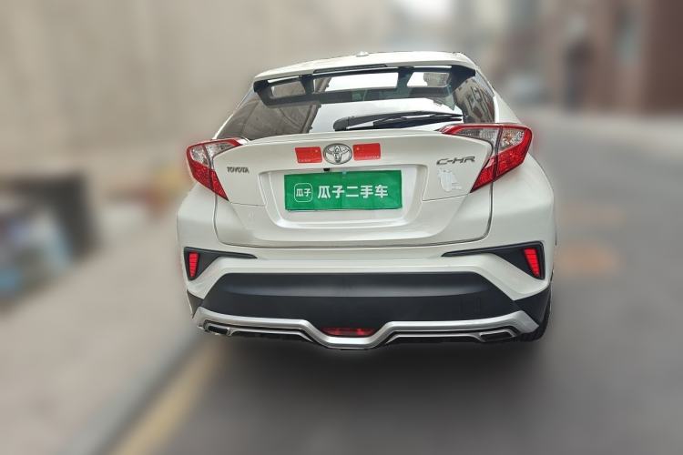 Used Toyota C-HR 2018 2.0L Leading with Sunroof China VI Standard Rear