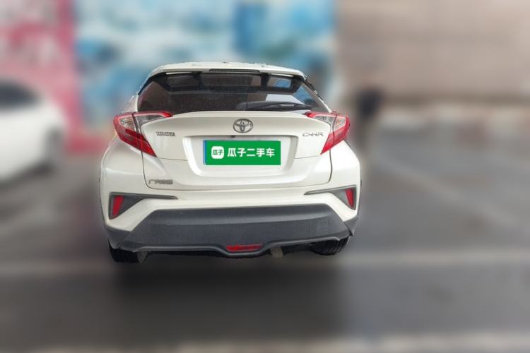 Used Toyota C-HR 2018 2.0L Leading with Sunroof China VI Standard Rear