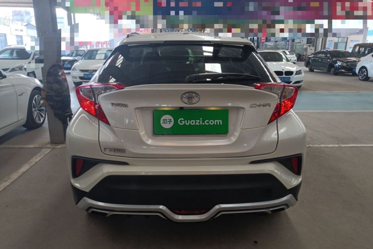 Used Toyota C-HR 2018 2.0L Leading with Sunroof China VI Standard Rear