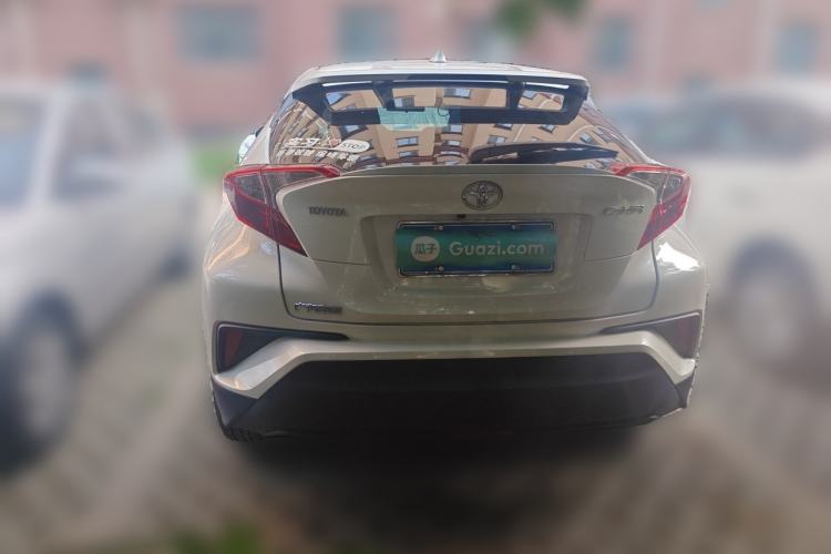 Used Toyota C-HR 2018 2.0L Leading with Sunroof China VI Standard Rear