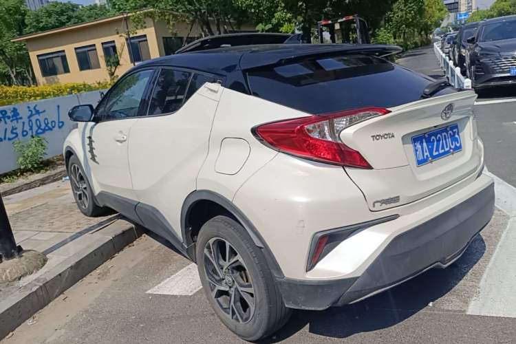 Used Toyota C-HR 2018 2.0L Leading with Sunroof China V Standard Rear Left 45 Deg