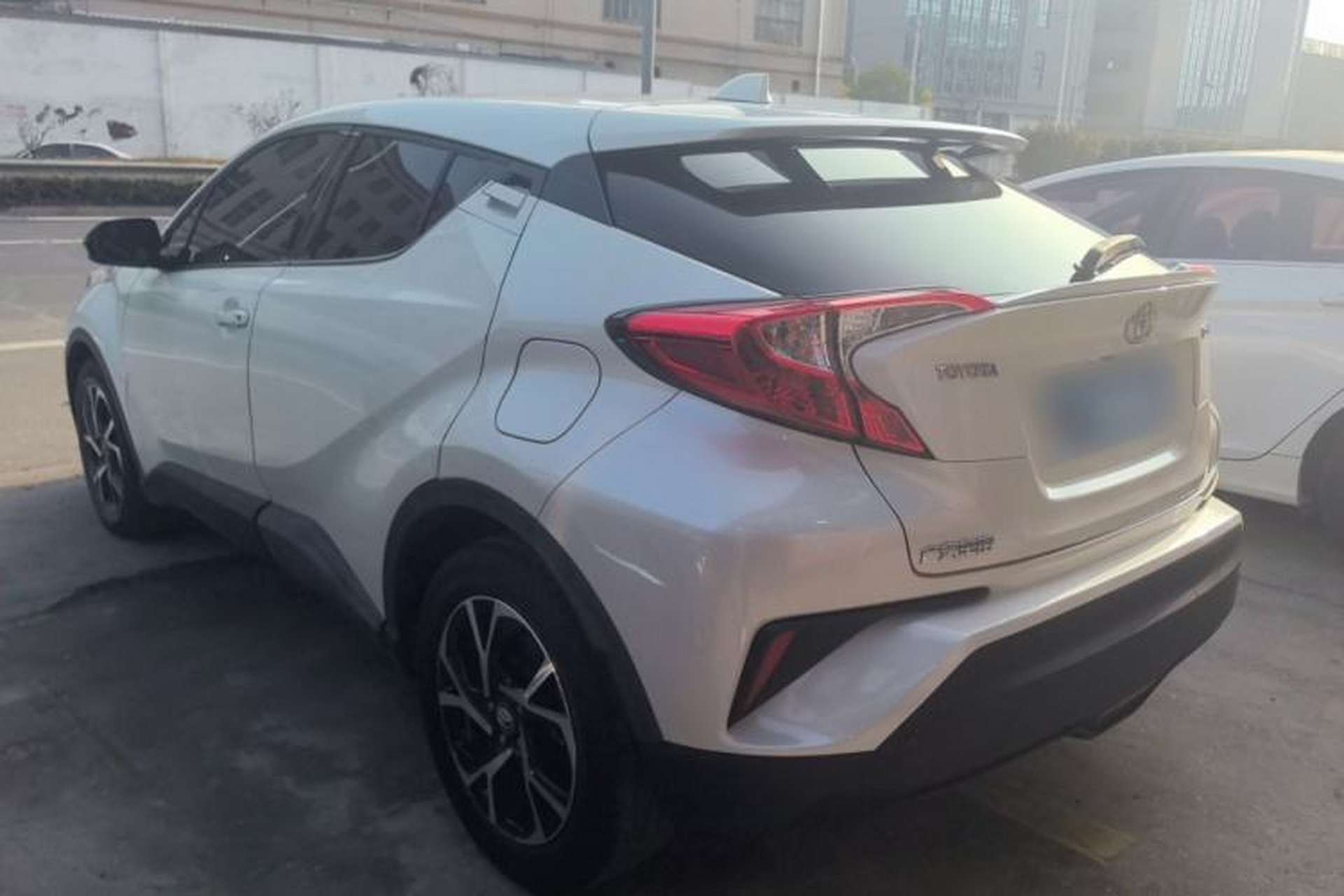 Used Toyota C-HR 2018 2.0L Leading with Sunroof China VI Standard Rear Left 45 Deg