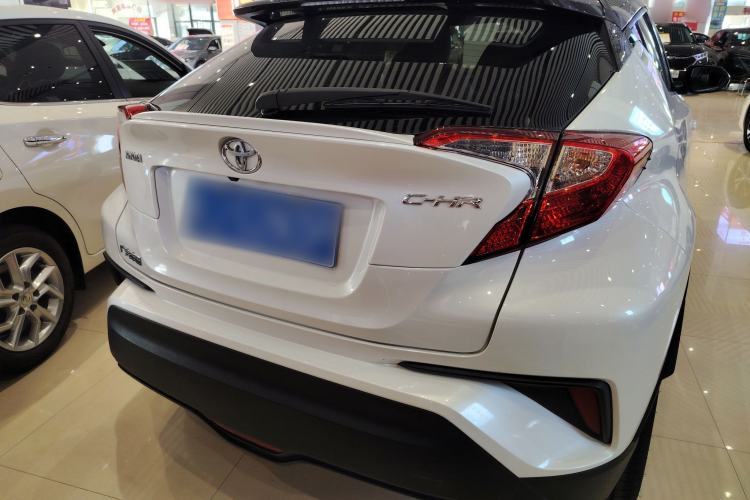 Used Toyota C-HR 2018 2.0L Leading with Sunroof China VI Standard Rear