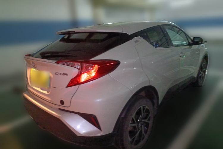 Used Toyota C-HR 2018 2.0L Leading Edition China VI Rear Right 45 Deg