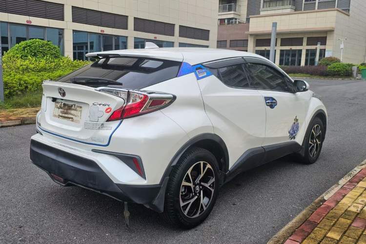 Used Toyota C-HR 2018 2.0L Leading Edition China V-standard Rear Right 45 Deg