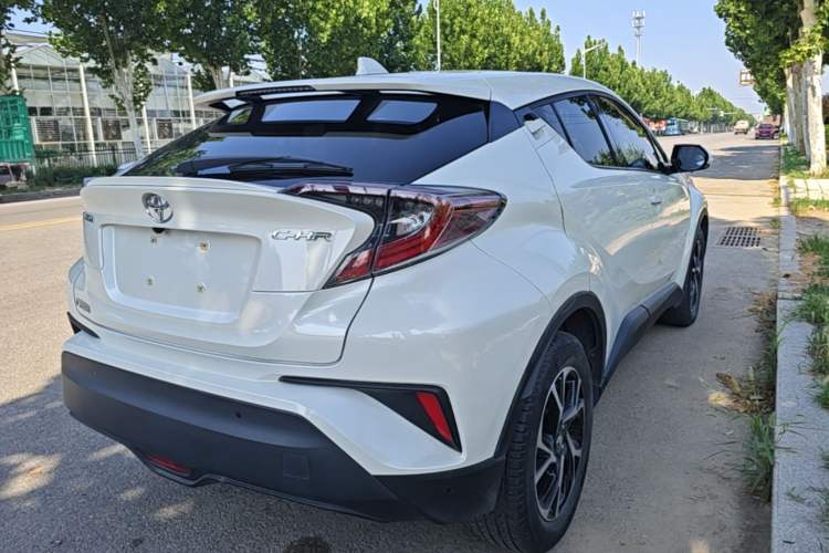Used Toyota C-HR 2018 2.0L Luxury Edition China V Standard Rear Right 45 Deg
