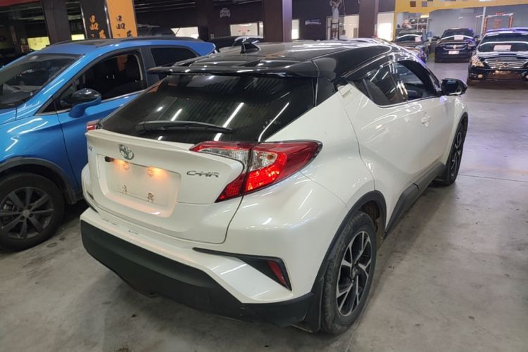 Used Toyota C-HR 2018 2.0L Leading with Sunroof China V Standard Rear Right 45 Deg