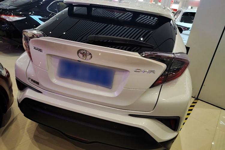 Used Toyota C-HR 2018 2.0L Luxury Sunroof Version China V Emission Standard Rear Right 45 Deg