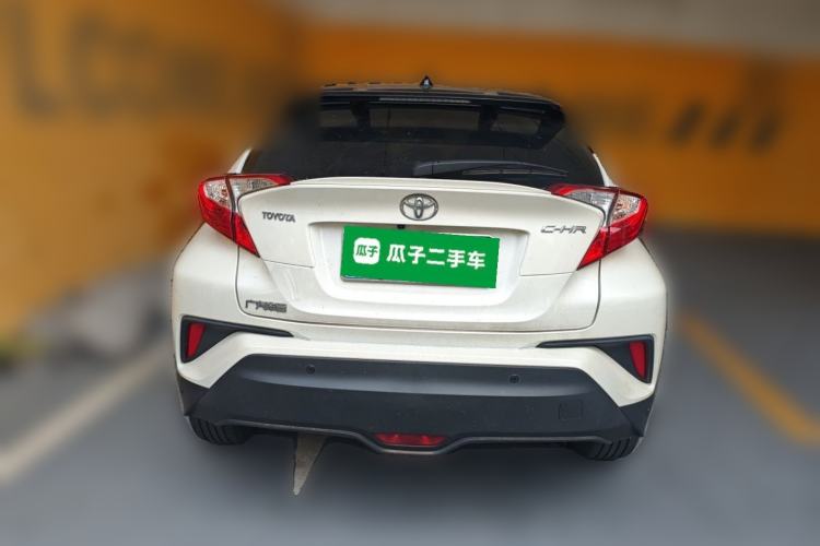 Used Toyota C-HR 2018 2.0L Leading with Sunroof China VI Standard Rear