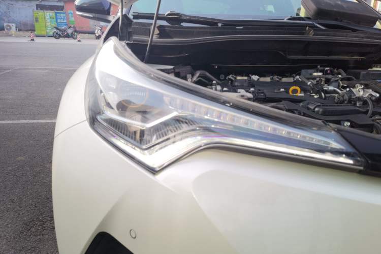 Used Toyota C-HR 2018 2.0L Luxury Edition China V Standard Right Front Headlight