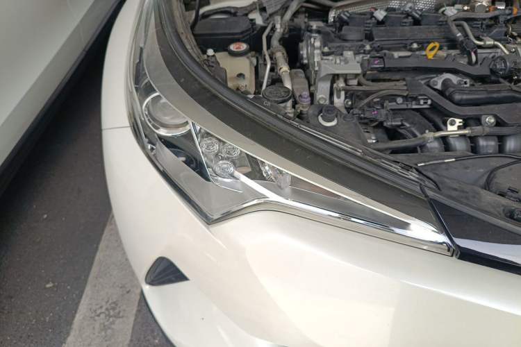 Used Toyota C-HR 2018 2.0L Leading Edition China VI Right Front Headlight