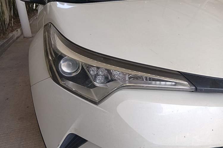 Used Toyota C-HR 2018 2.0L Leading Edition China VI Right Front Headlight