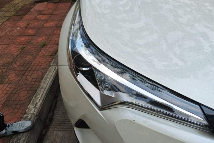Used Toyota C-HR 2018 2.0L Leading Edition China V-standard Right Front Headlight