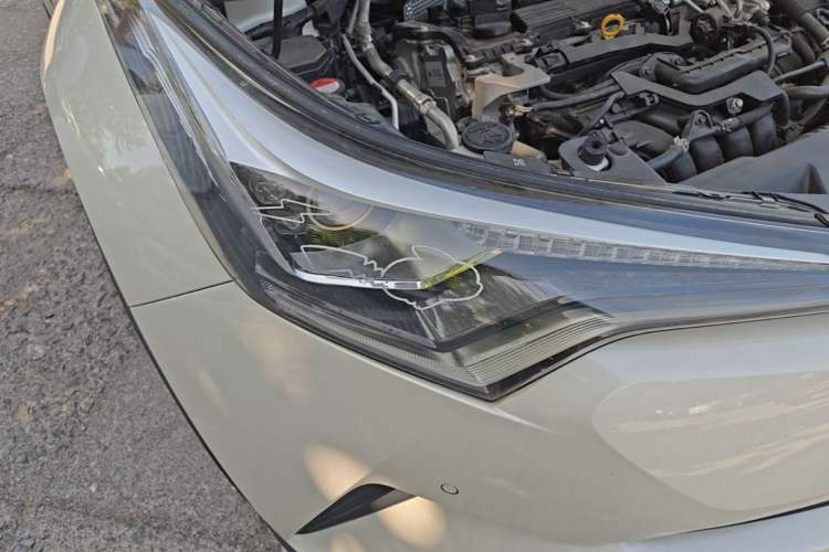 Used Toyota C-HR 2018 2.0L Luxury Sunroof Version China V Emission Standard Right Front Headlight