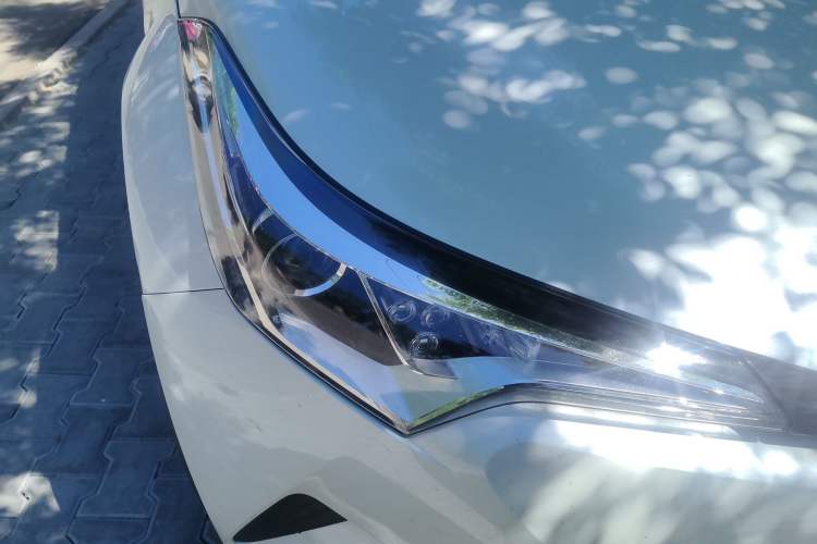 Used Toyota C-HR 2018 2.0L Leading Edition China V-standard Right Front Headlight