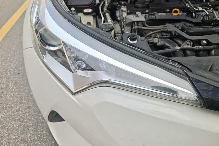Used Toyota C-HR 2018 2.0L Leading Edition China VI Right Front Headlight