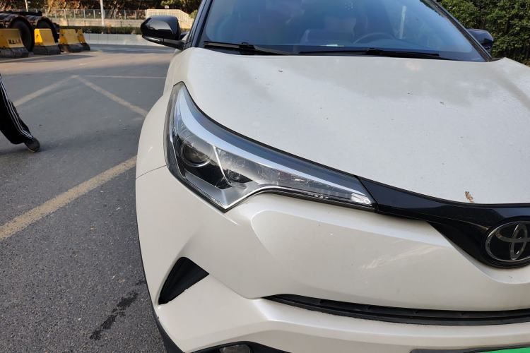 Used Toyota C-HR 2018 2.0L Leading with Sunroof China V Standard Right Front Headlight
