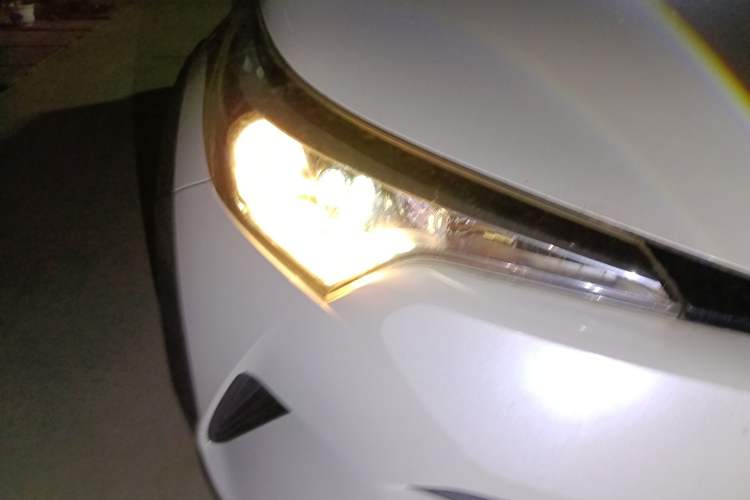 Used Toyota C-HR 2018 2.0L Coolway Leading Edition with Sunroof China VI Standard Right Front Headlight