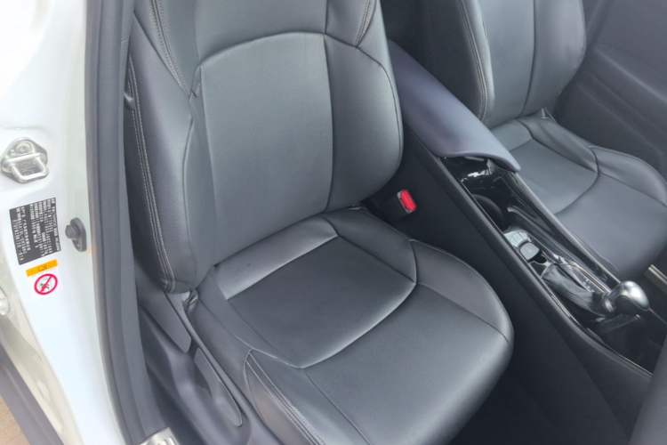 Used Toyota C-HR 2018 2.0L CoolRun Luxury Edition China V Standard Right Front Seat