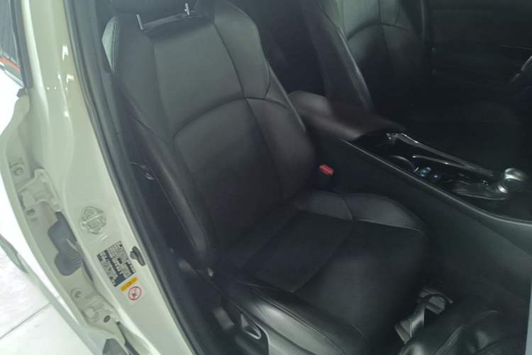 Used Toyota C-HR 2018 2.0L Flagship Version China V Standard Right Front Seat