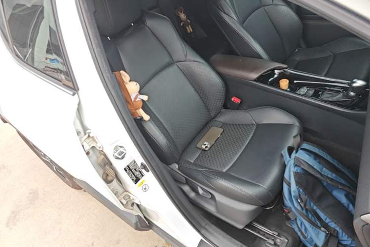 Used Toyota C-HR 2018 2.0L Flagship Version China V Standard Right Front Seat