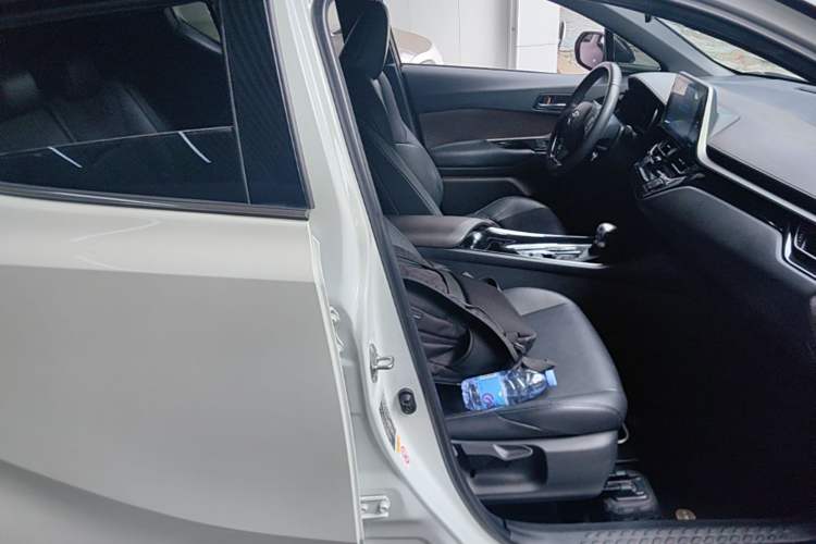 Used Toyota C-HR 2018 2.0L Flagship Version China V Standard Right Front Seat
