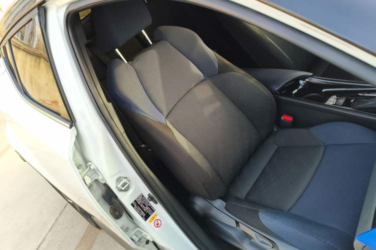 Used Toyota C-HR 2018 2.0L Leading Edition China V-standard Right Front Seat