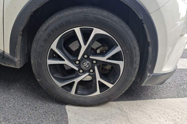 Used Toyota C-HR 2018 2.0L CoolRun Leading Edition China VI Right Front Wheel Hub