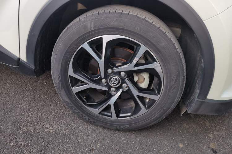 Used Toyota C-HR 2018 2.0L Luxury Edition China V Standard Right Front Wheel Hub