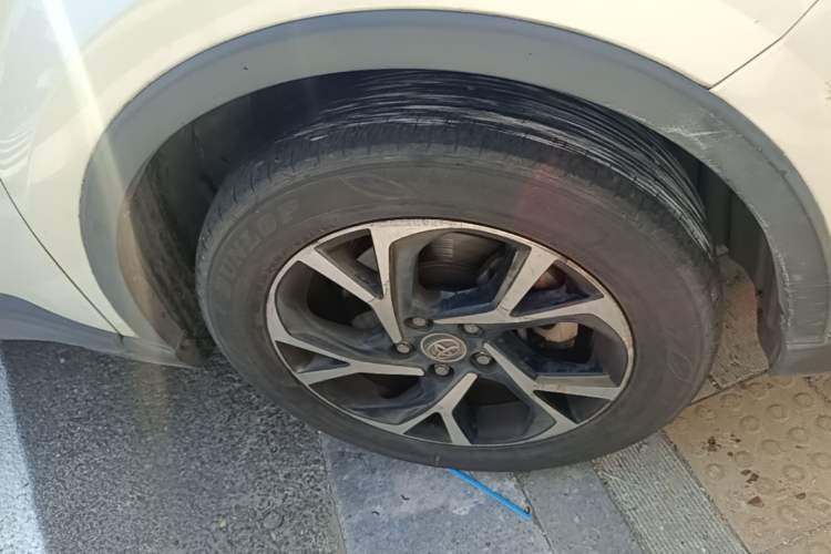 Used Toyota C-HR 2018 2.0L Leading with Sunroof China V Standard Right Front Wheel Hub