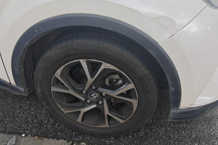 Used Toyota C-HR 2018 2.0L Leading Edition China V-standard Right Front Wheel Hub