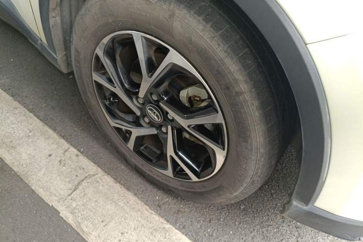 Used Toyota C-HR 2018 2.0L Leading Edition China VI Right Front Wheel Hub