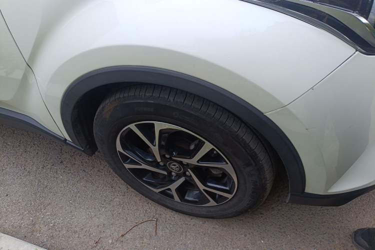 Used Toyota C-HR 2018 2.0L Leading with Sunroof China V Standard Right Front Wheel Hub