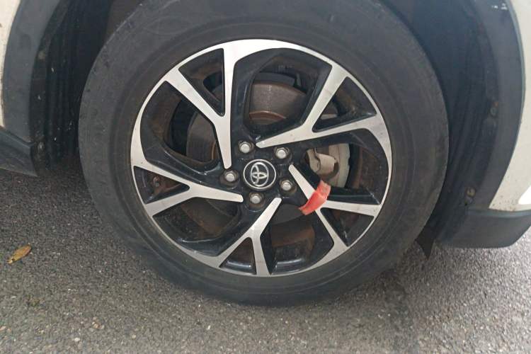 Used Toyota C-HR 2018 2.0L Coolway Leading Edition China V Standard Right Front Wheel Hub