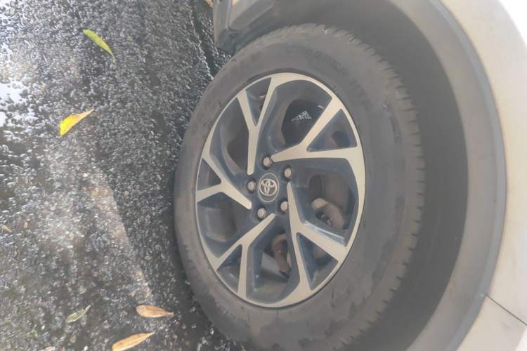 Used Toyota C-HR 2018 2.0L Leading Edition China VI Right Front Wheel Hub