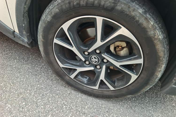 Used Toyota C-HR 2018 2.0L Leading Edition China VI Right Front Wheel Hub