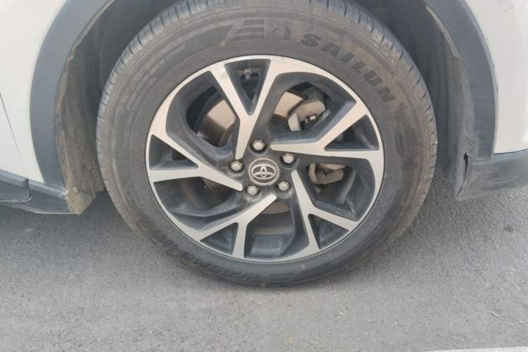 Used Toyota C-HR 2018 2.0L Leading Edition China VI Right Front Wheel Hub