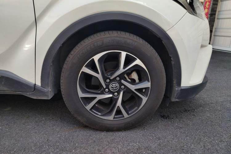 Used Toyota C-HR 2018 2.0L Leading Edition China V-standard Right Front Wheel Hub