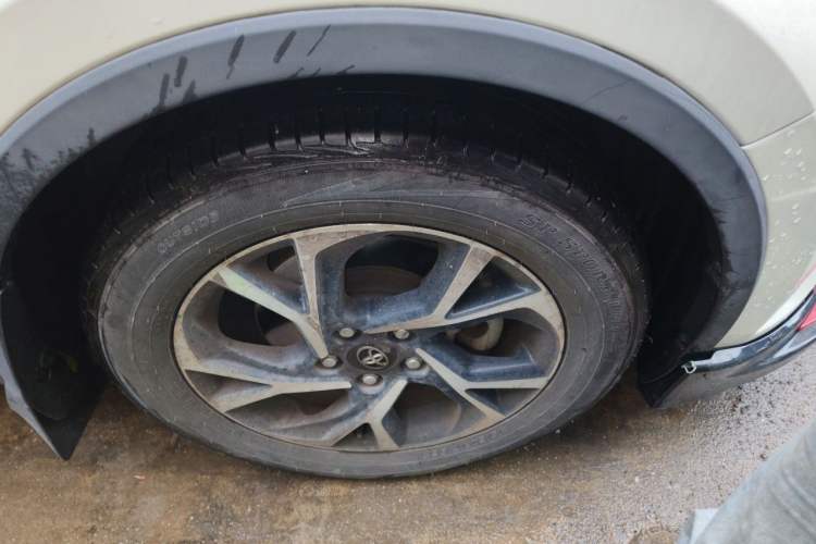 Used Toyota C-HR 2018 2.0L Leading Edition China VI Right Front Wheel Hub