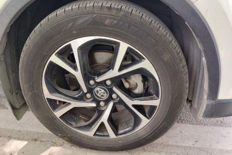 Used Toyota C-HR 2018 2.0L Leading Edition China V-standard Right Front Wheel Hub