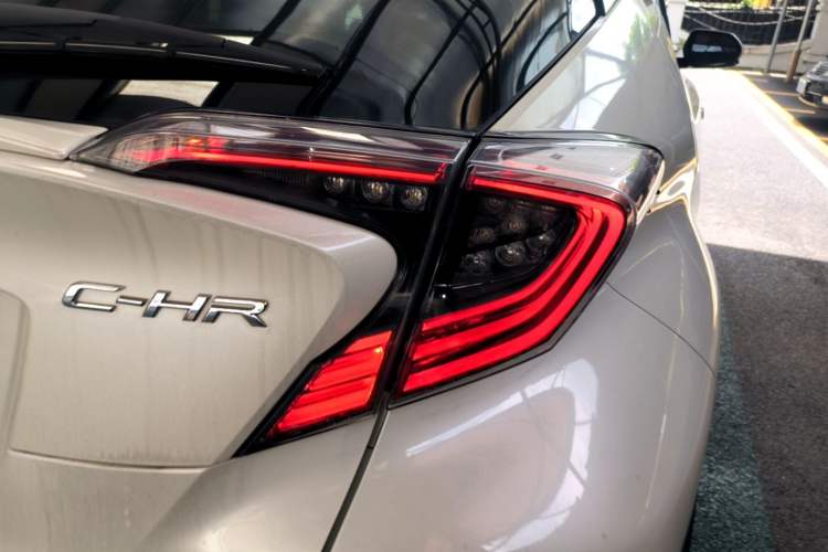 Used Toyota C-HR 2018 2.0L Flagship Sunroof Version China V Standard Right Rear Taillight