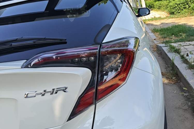 Used Toyota C-HR 2018 2.0L Luxury Edition China V Standard Right Rear Taillight